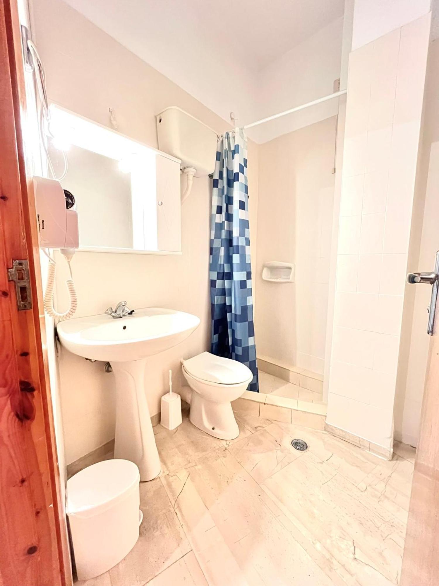 Oelia Rooms & Apartments Agia Marina  Esterno foto
