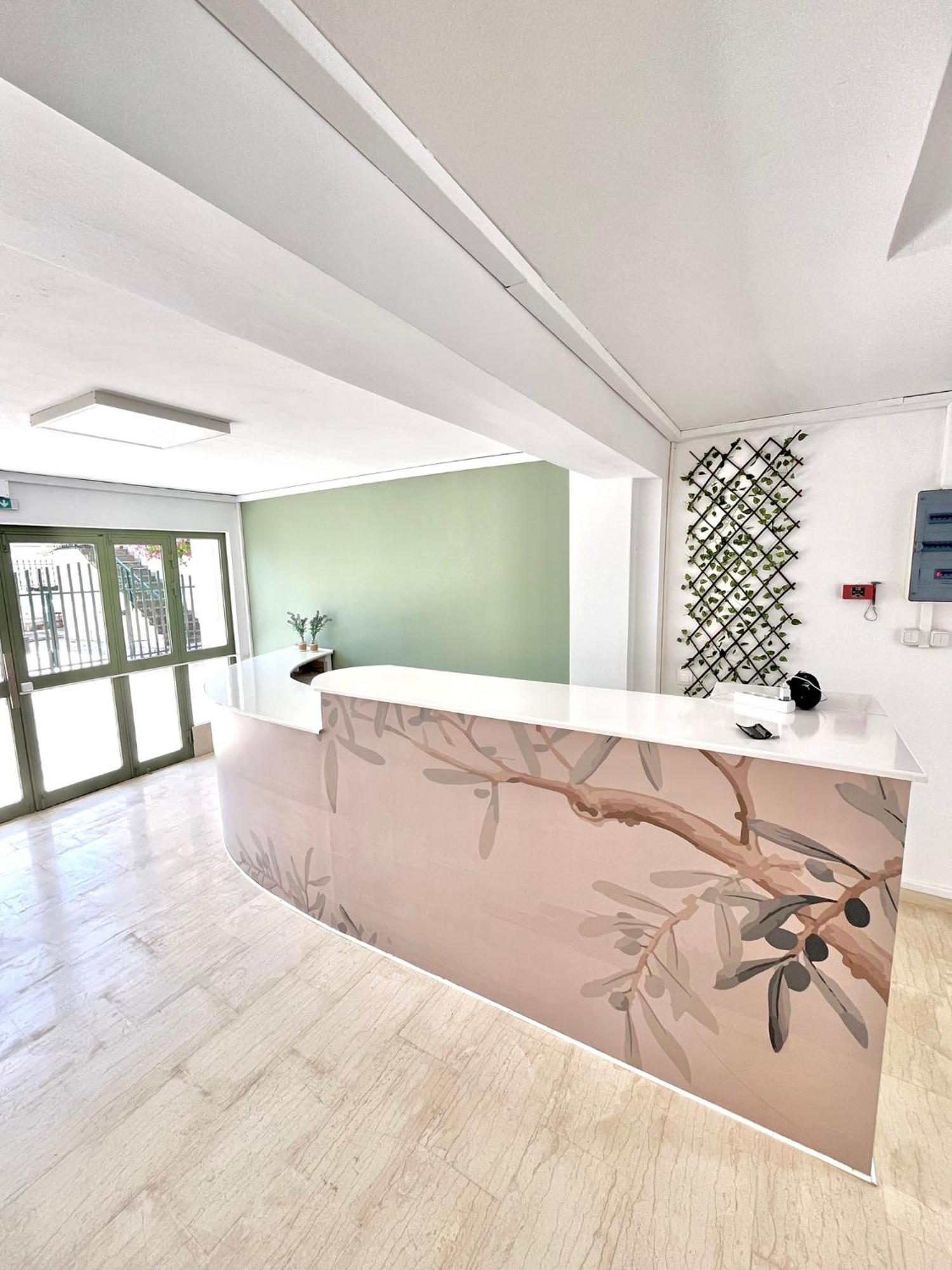 Oelia Rooms & Apartments Agia Marina  Esterno foto