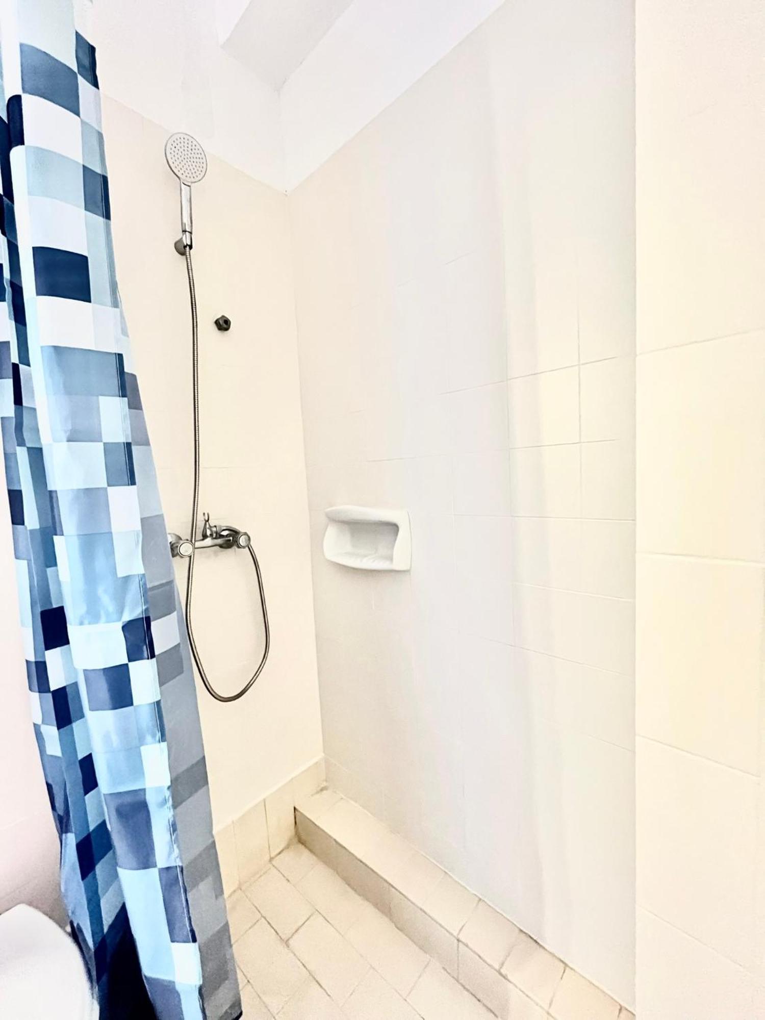 Oelia Rooms & Apartments Agia Marina  Esterno foto