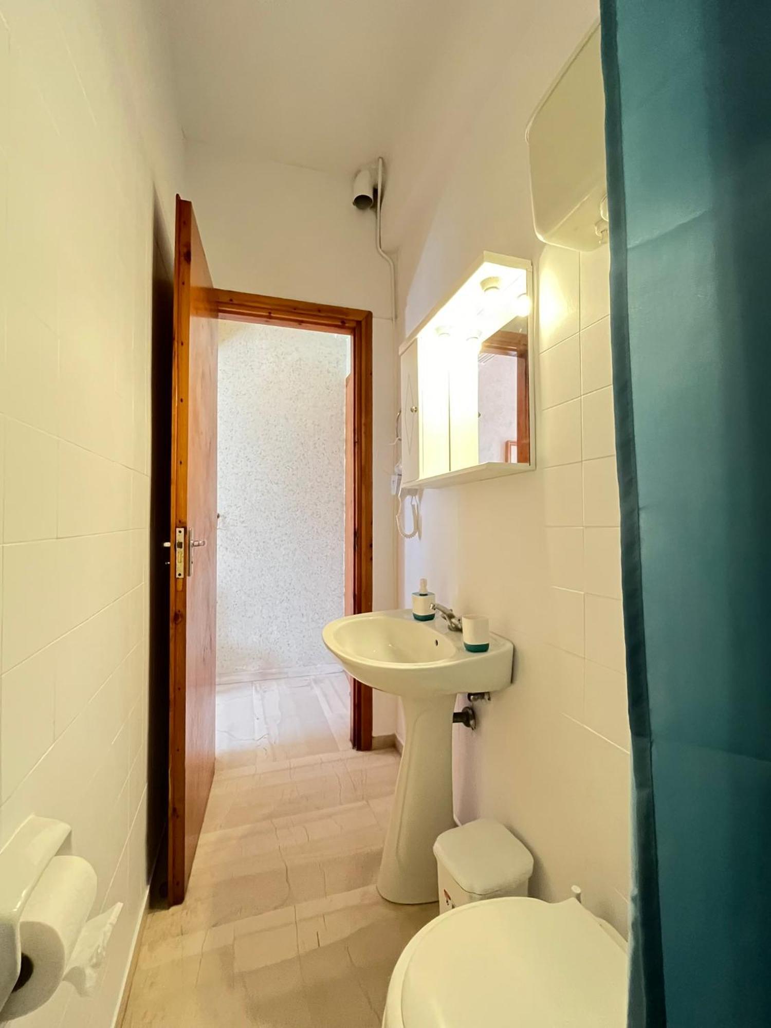 Oelia Rooms & Apartments Agia Marina  Esterno foto