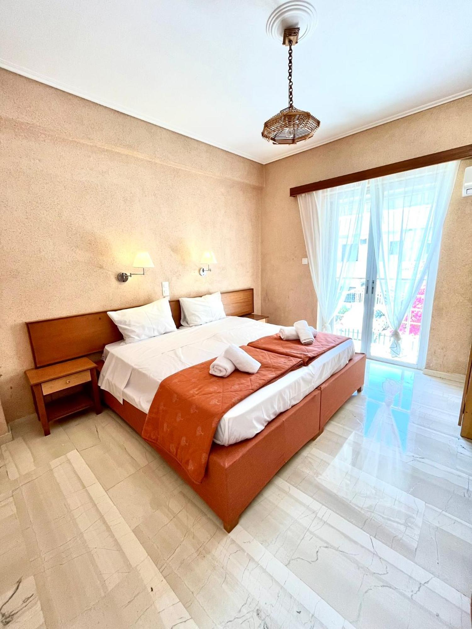 Oelia Rooms & Apartments Agia Marina  Esterno foto