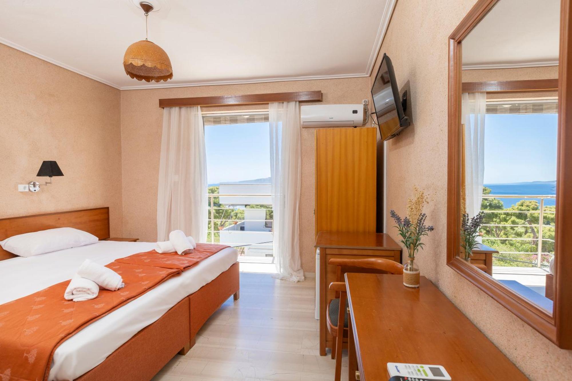 Oelia Rooms & Apartments Agia Marina  Esterno foto