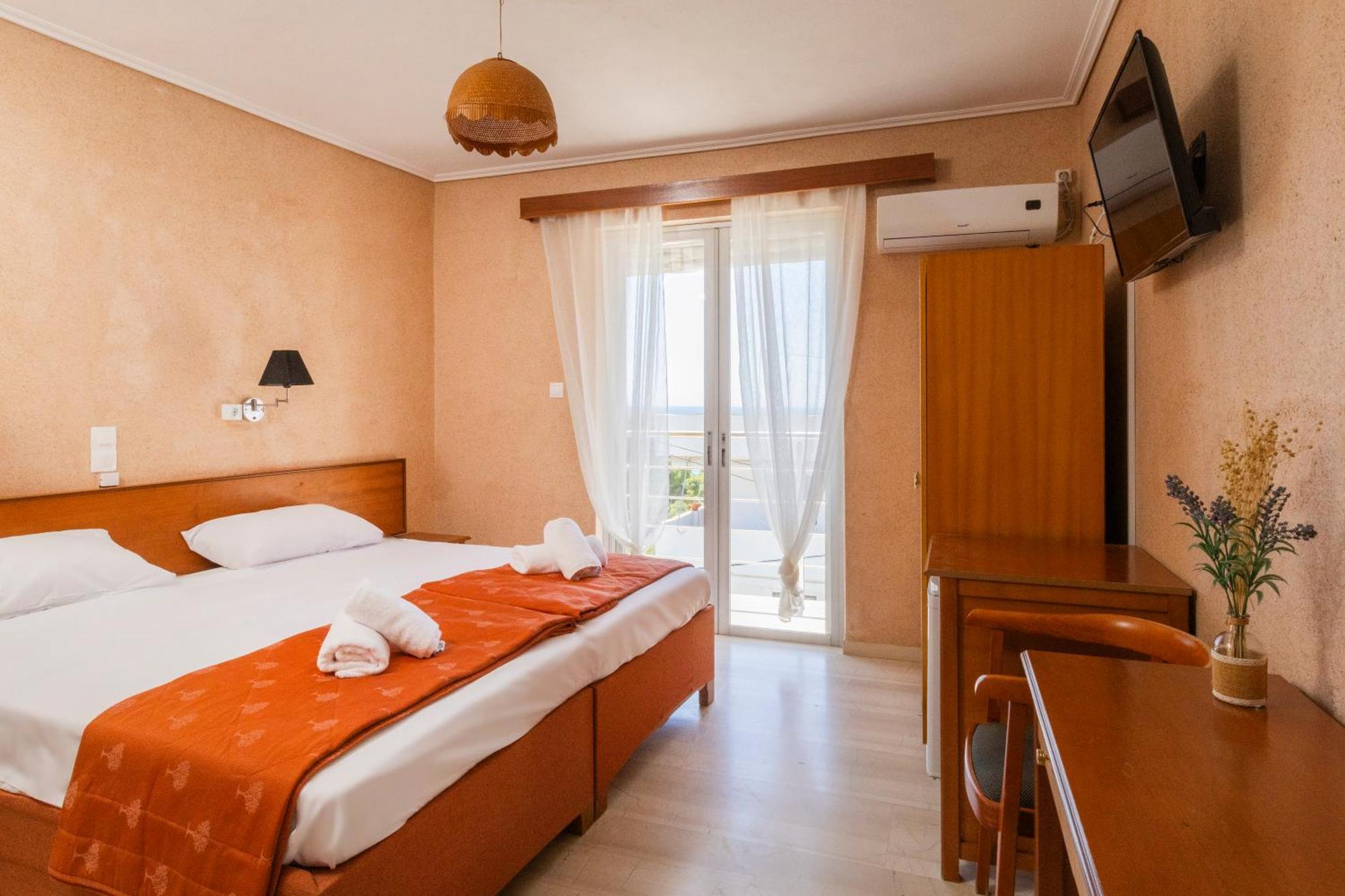 Oelia Rooms & Apartments Agia Marina  Esterno foto