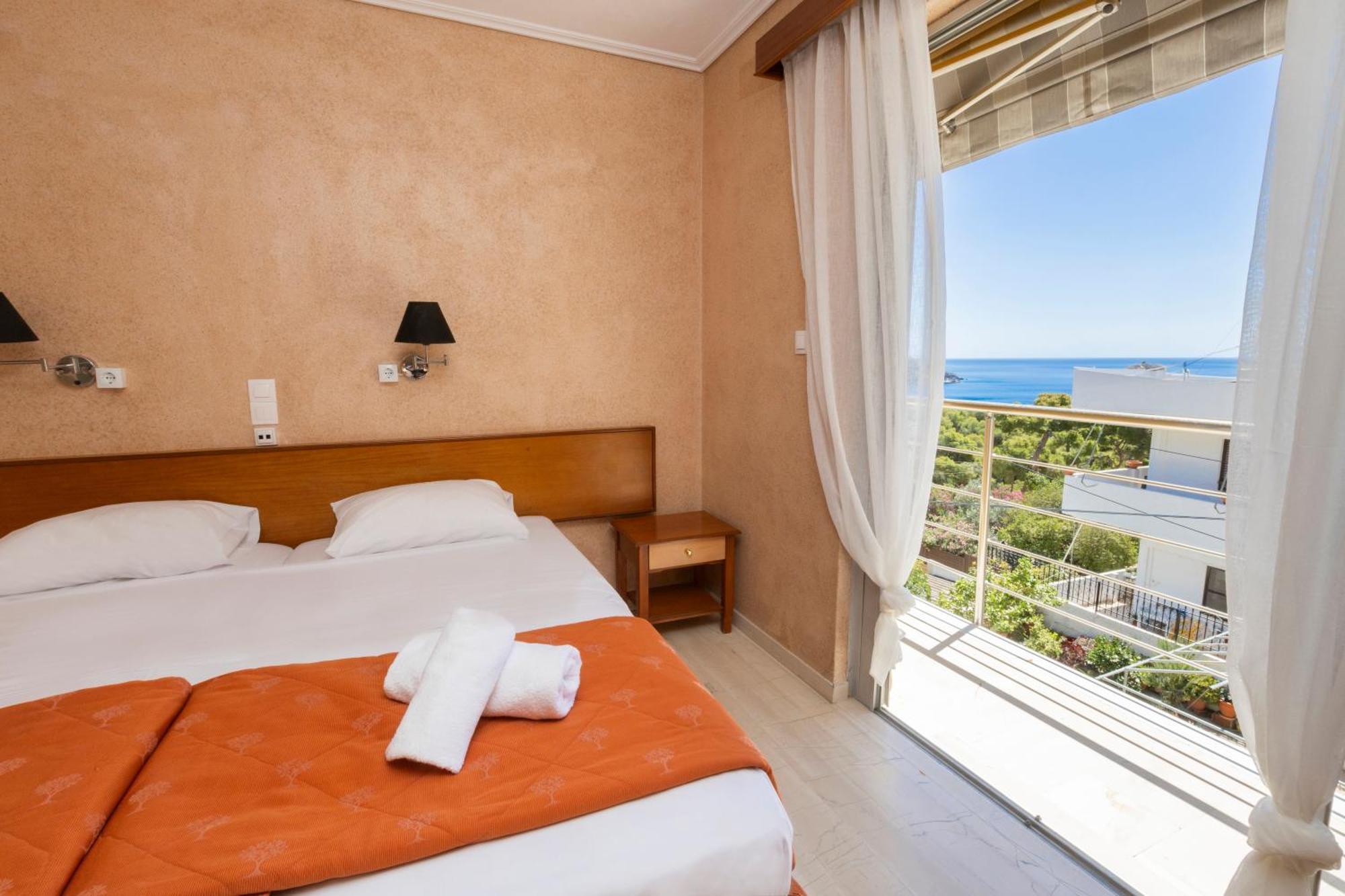 Oelia Rooms & Apartments Agia Marina  Esterno foto