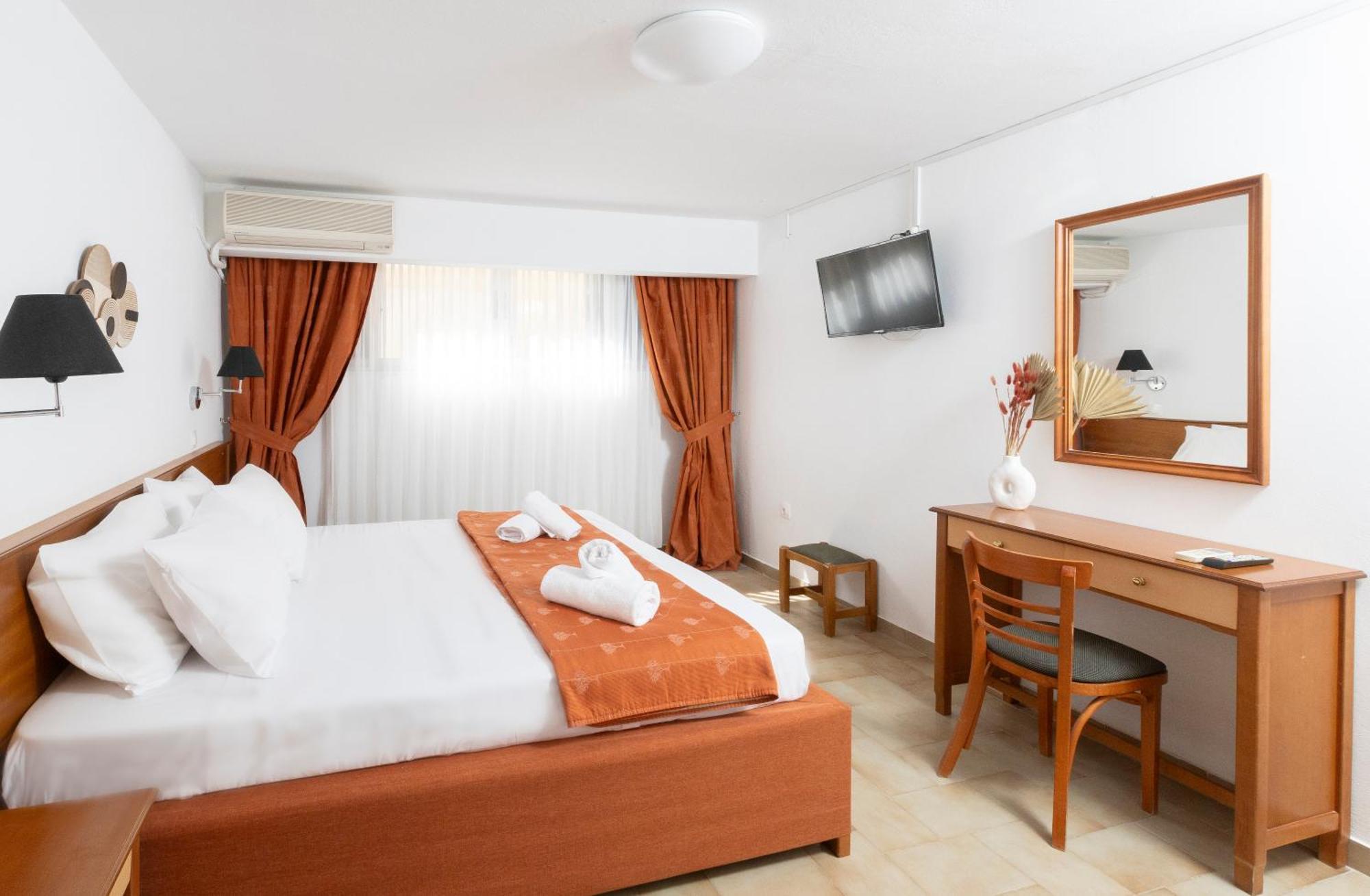 Oelia Rooms & Apartments Agia Marina  Esterno foto